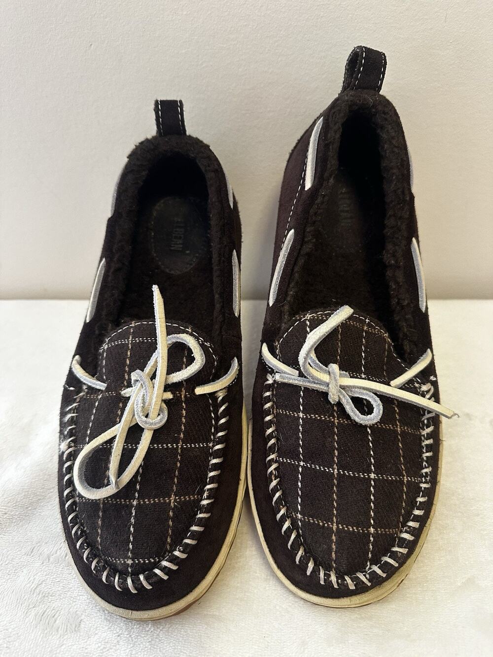 LL Bean Womens Brown Suede Moccasins Plaid Front Sherpa Lined Sz 8 Preppy Cabin